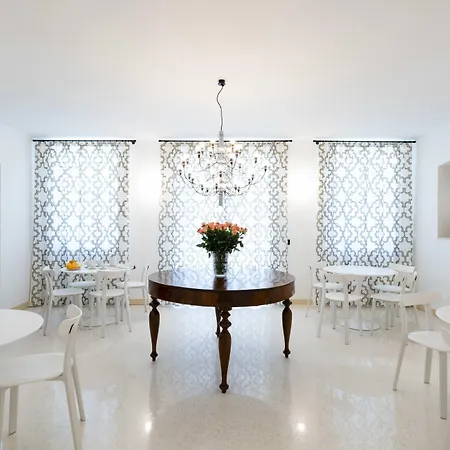 Antica Pusterla Relais De Charme ゲストハウス ヴィチェンツァ