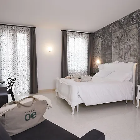 Antica Pusterla Relais De Charme ゲストハウス 4*