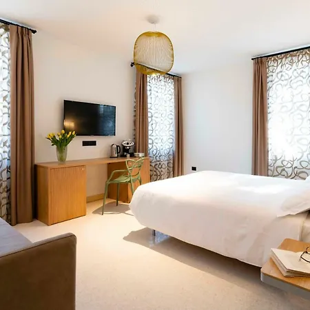 Antica Pusterla Relais De Charme ゲストハウス 4*